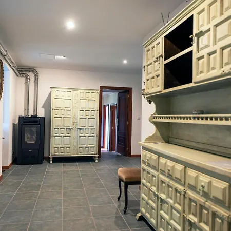 Nyaraló A Bruxina De Toldaos Pantón